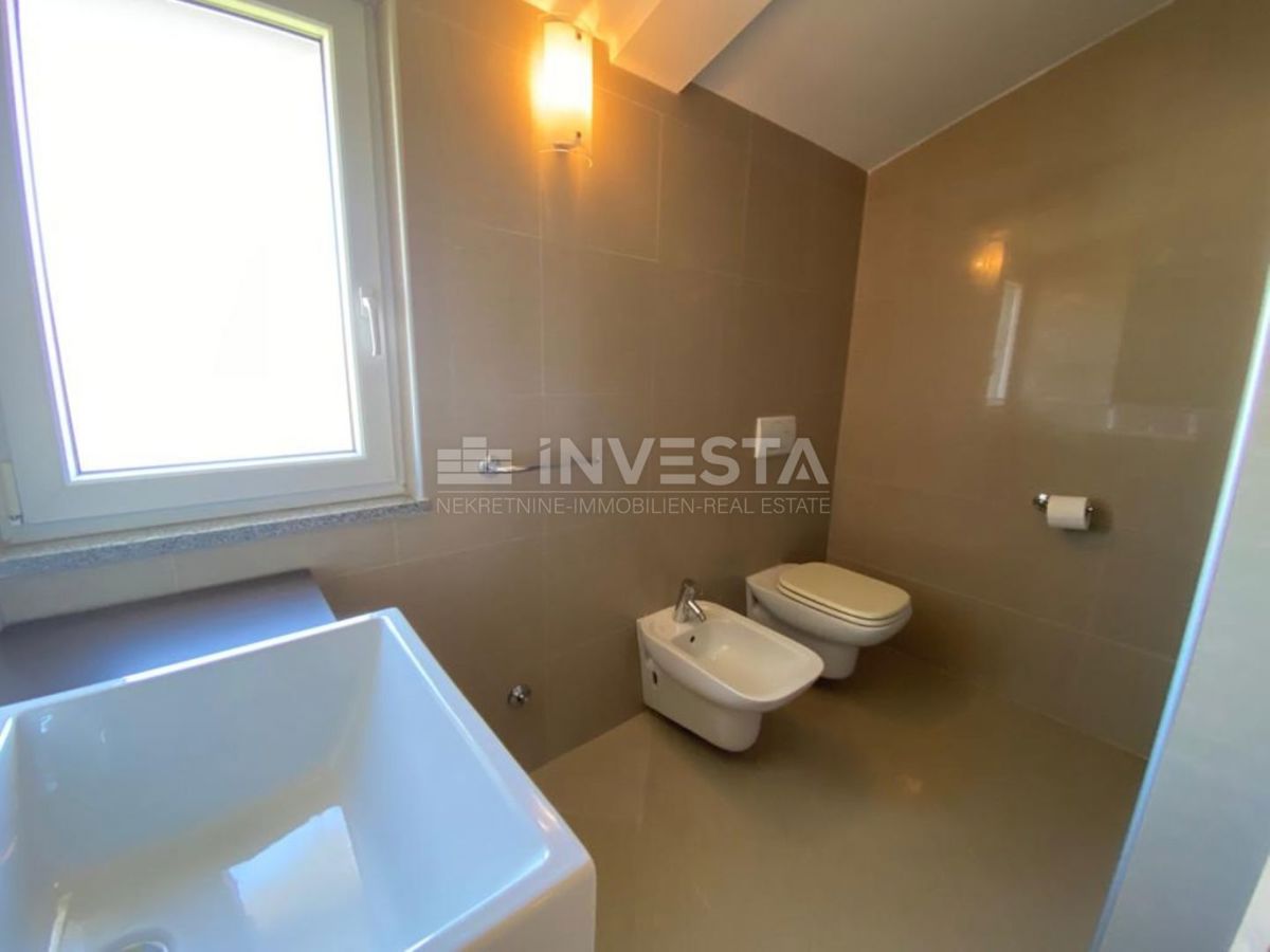 Pula, Pješčana uvala, attico 152 m2, 200 m dal mare