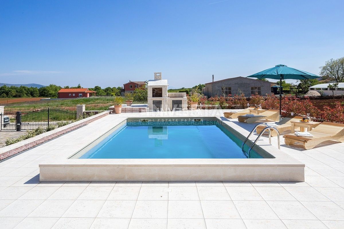 Zona di Barban, tradizionale villa istriana di 260 m2 con piscina e sauna