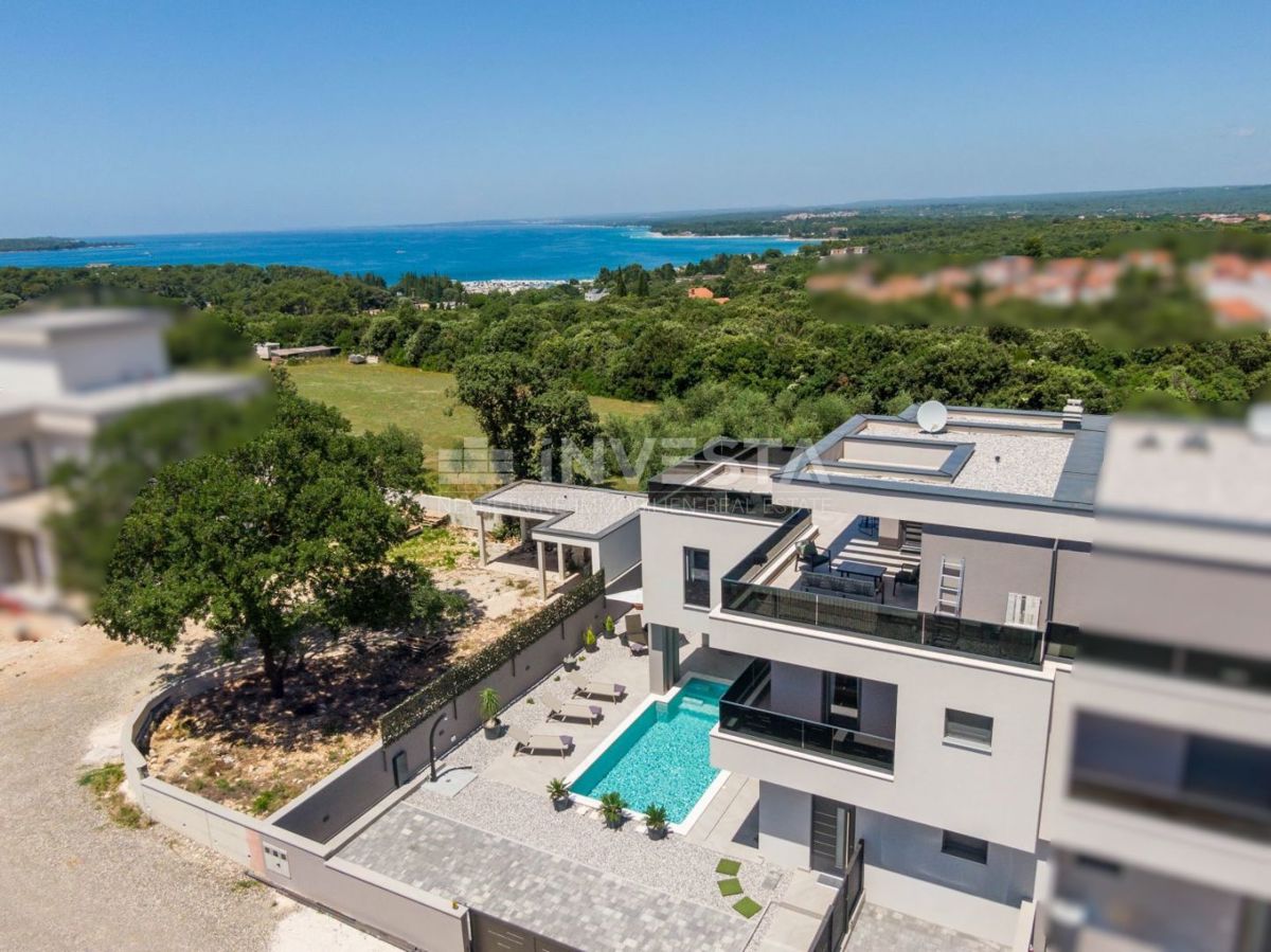 Zona di Fasana, villa di lusso con vista panoramica sul mare