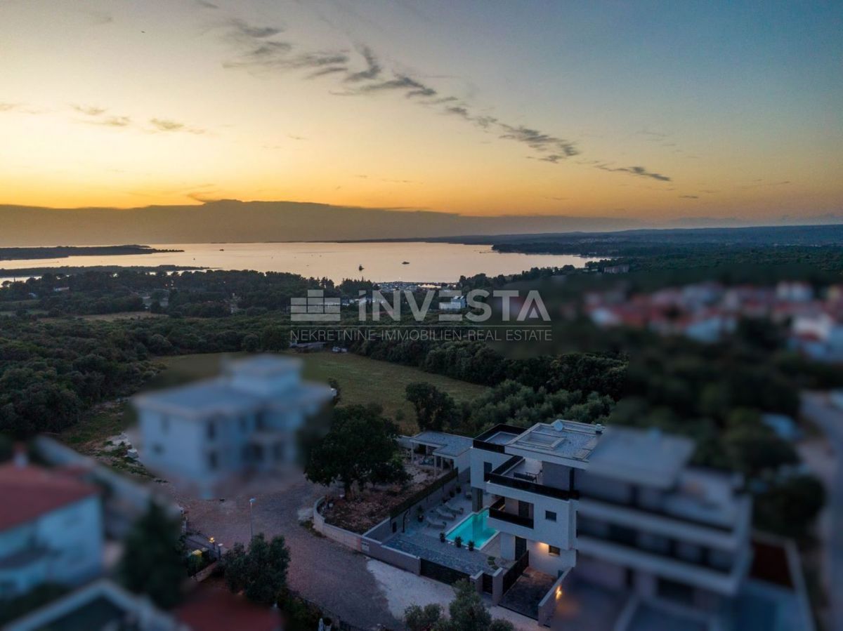 Zona di Fasana, villa di lusso con vista panoramica sul mare