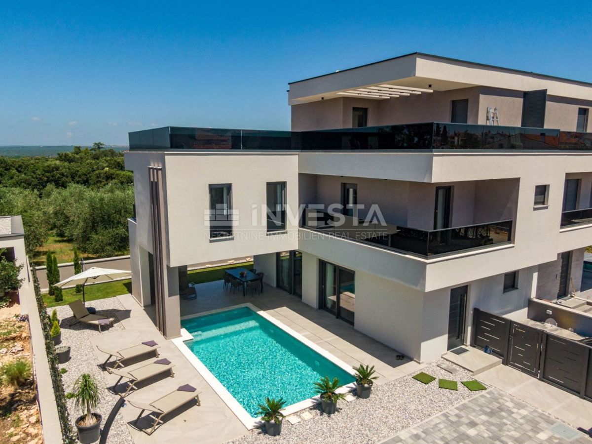 Zona di Fasana, villa di lusso con vista panoramica sul mare