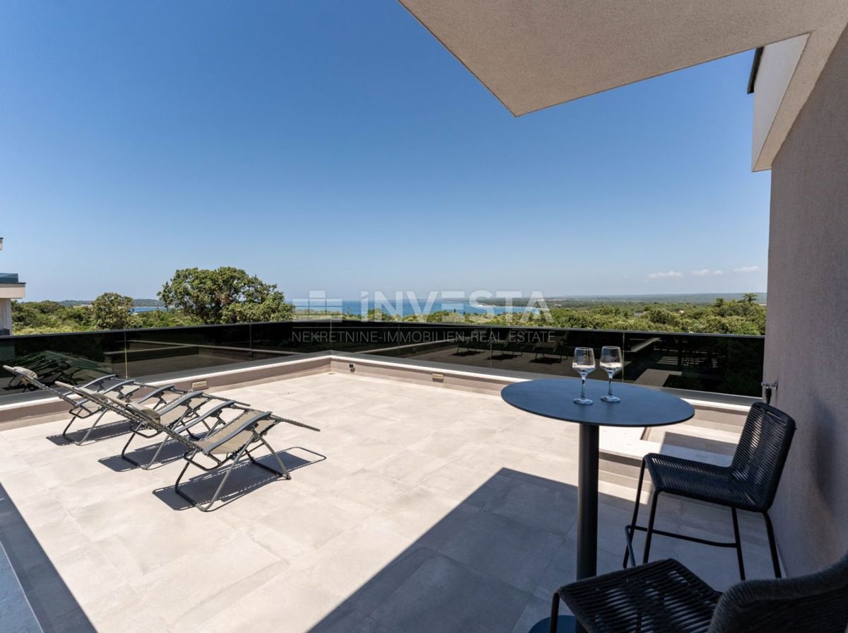 Zona di Fasana, villa di lusso con vista panoramica sul mare