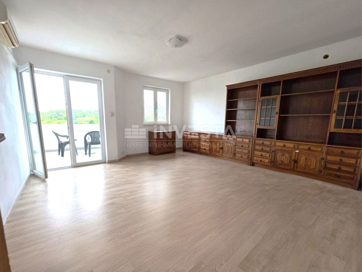 Appartamento con terrazza e giardino in una zona richiesta a Pola