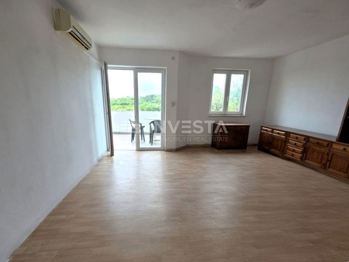 Appartamento con terrazza e giardino in una zona richiesta a Pola