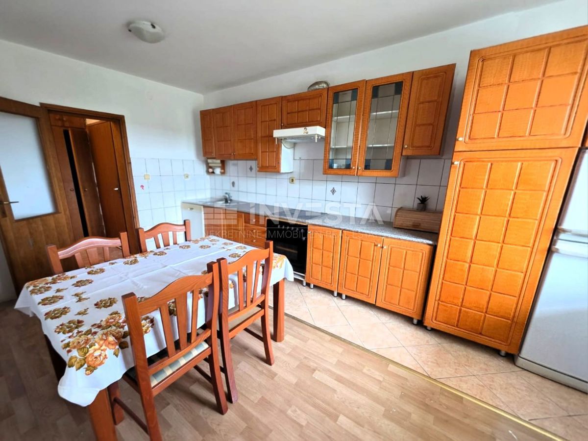 Appartamento con terrazza e giardino in una zona richiesta a Pola