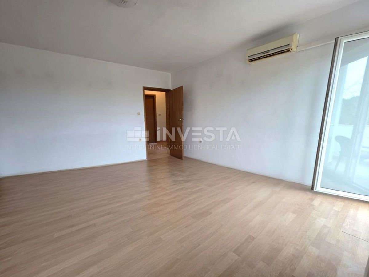 Appartamento con terrazza e giardino in una zona richiesta a Pola