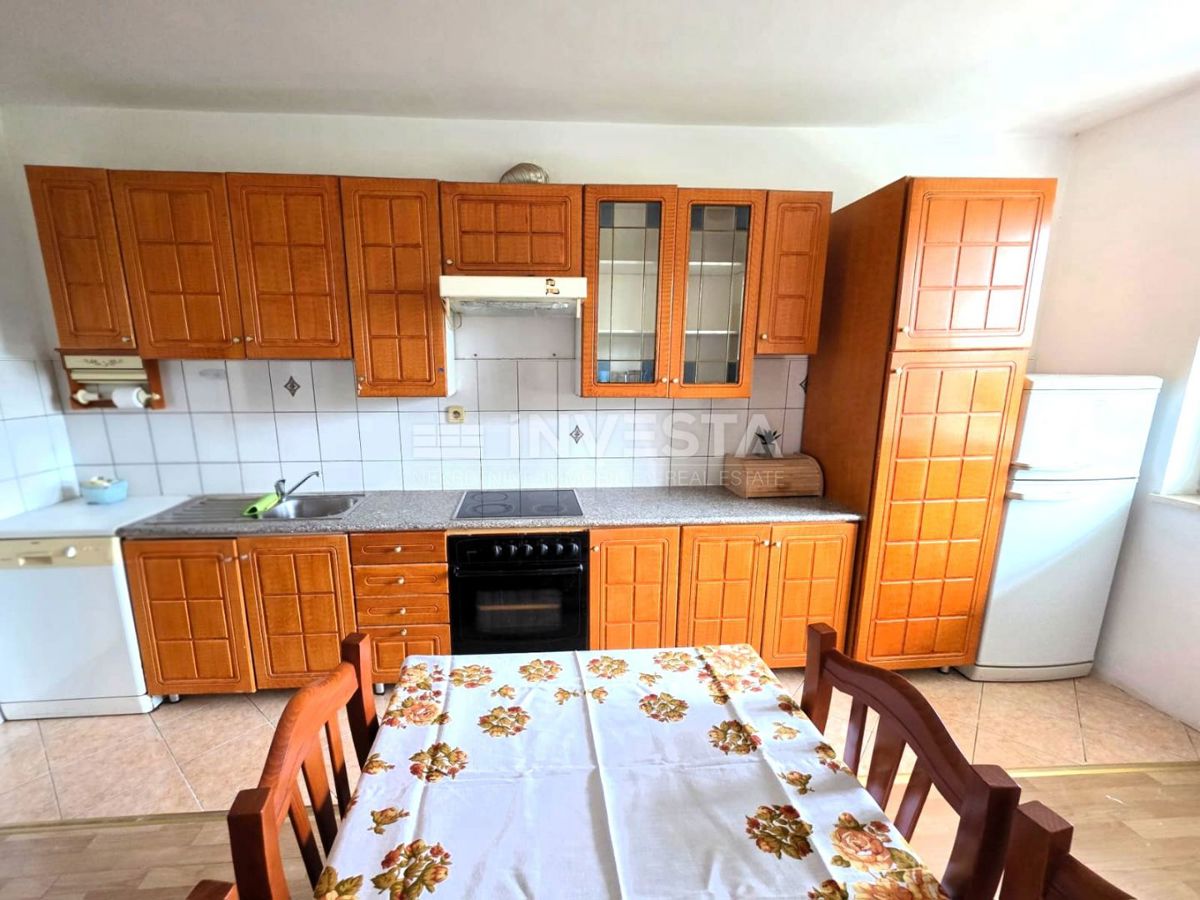 Appartamento con terrazza e giardino in una zona richiesta a Pola