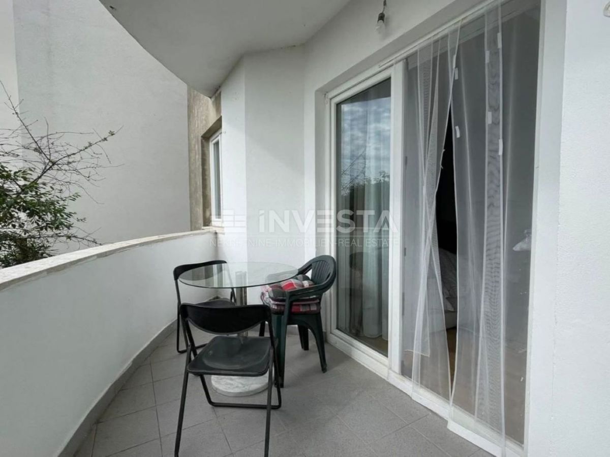 Appartamento con terrazza e giardino in una zona richiesta a Pola