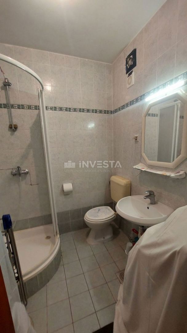 Pola, Veruda, monolocale con balcone, vicino alla spiaggia