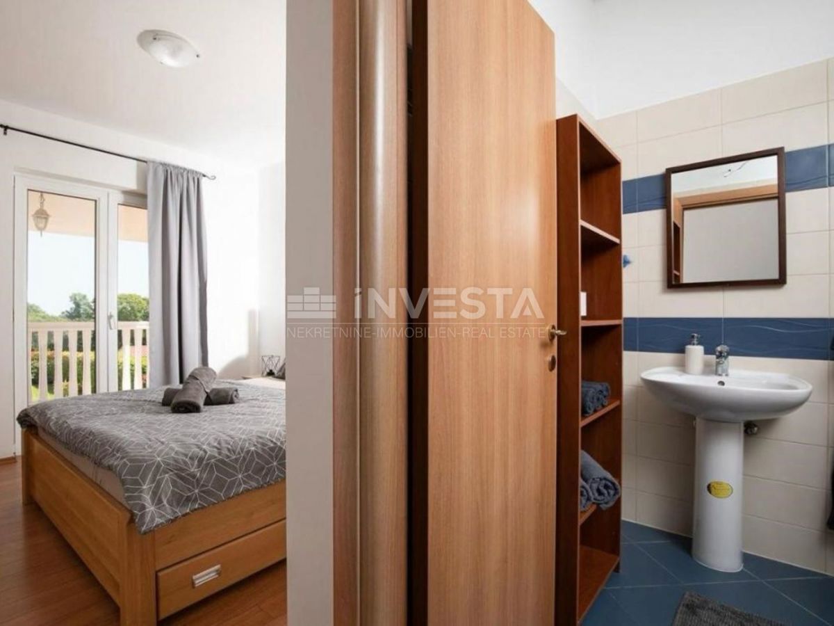 Dintorni di Pola, villa con piscina in una zona tranquilla, a 5 km dalla città