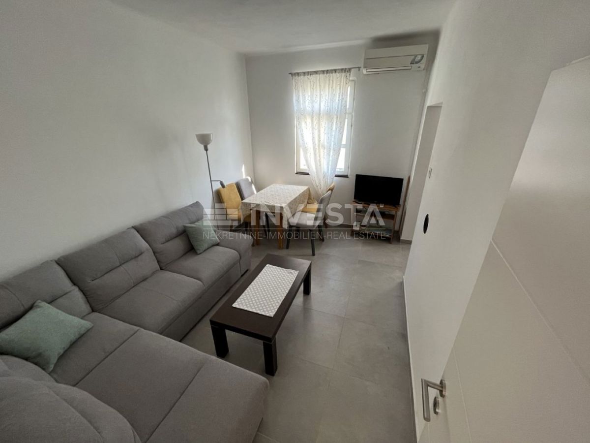 Casa con piscina e vista mare, a 2 km dal mare! 