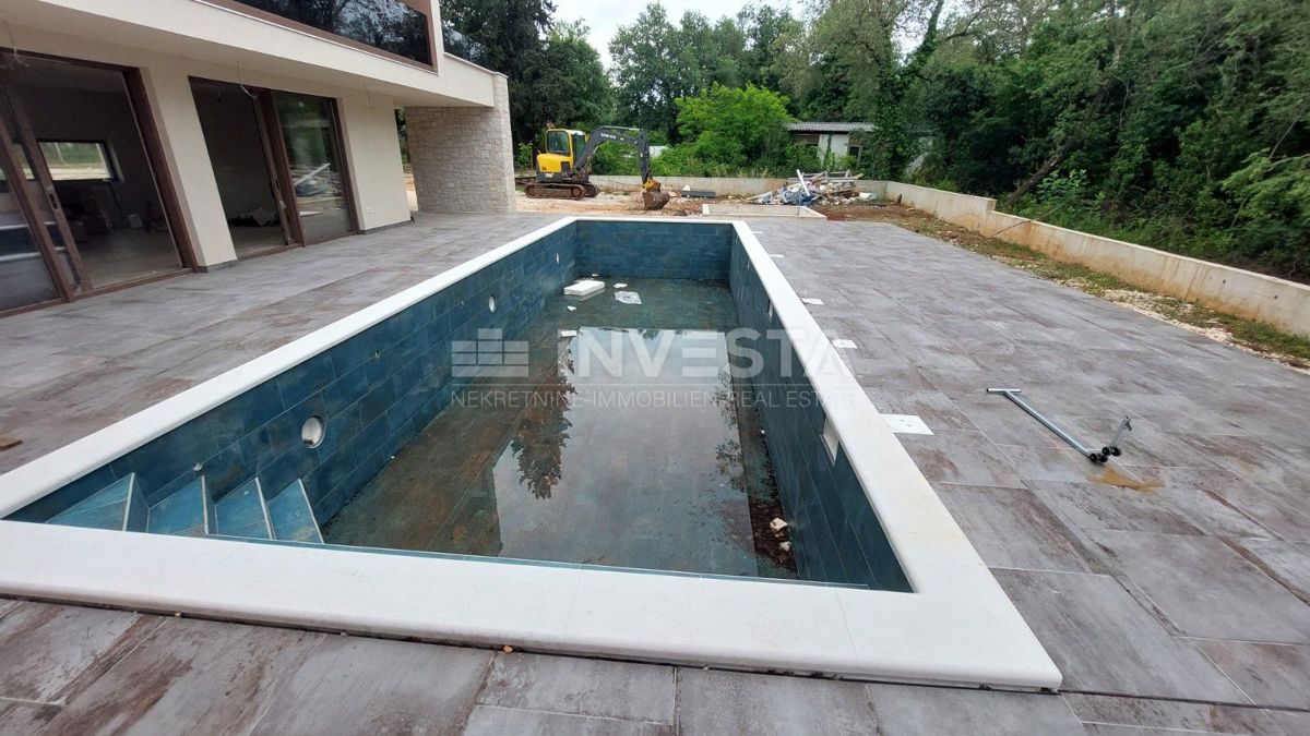 Lussuosa villa moderna con piscina riscaldata