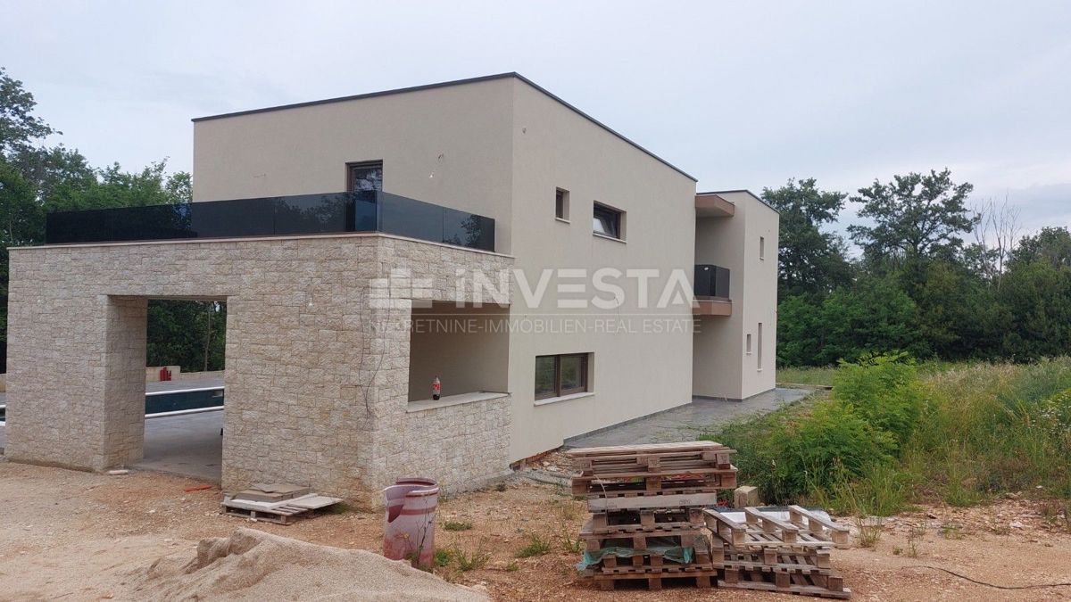 Lussuosa villa moderna con piscina riscaldata