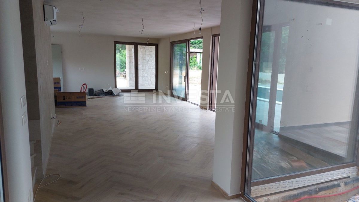 Lussuosa villa moderna con piscina riscaldata