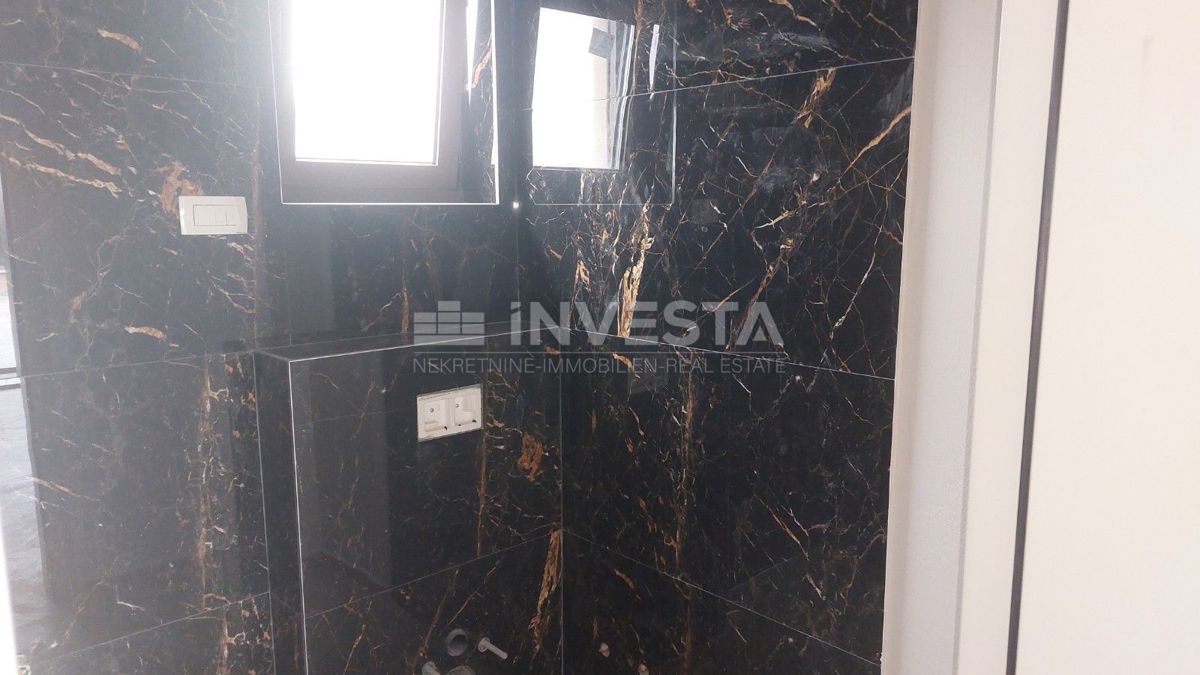 Lussuosa villa moderna con piscina riscaldata