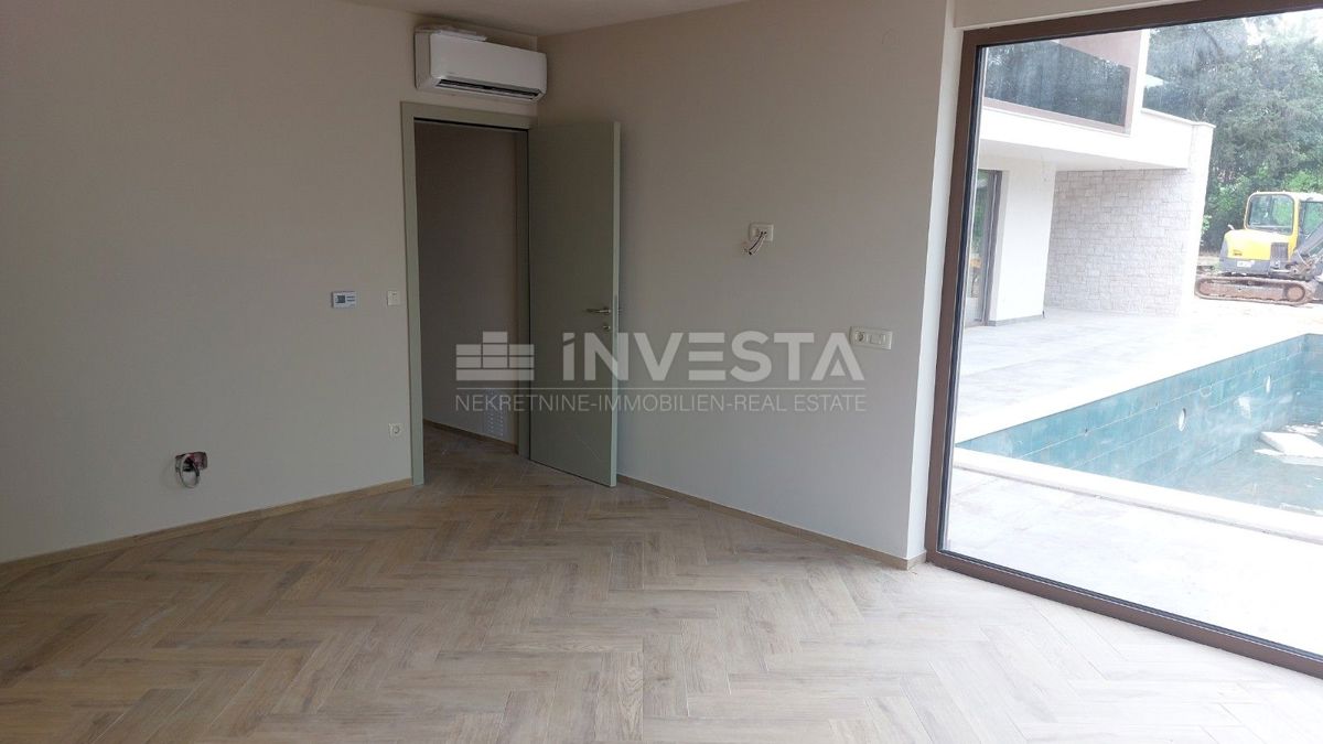 Lussuosa villa moderna con piscina riscaldata