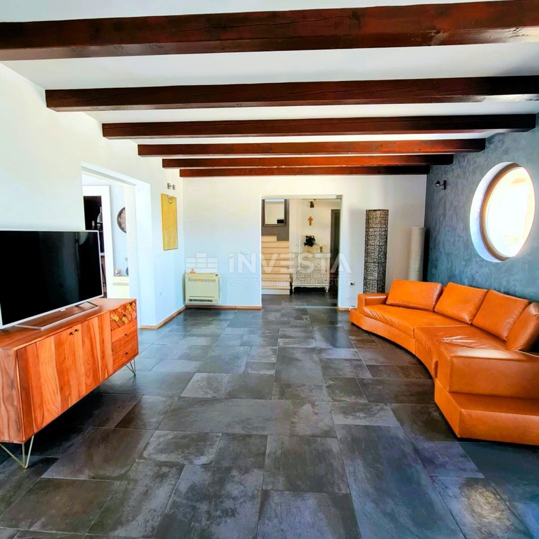 Barban, Moderna villa indipendente con piscina, 1800 m² di terreno