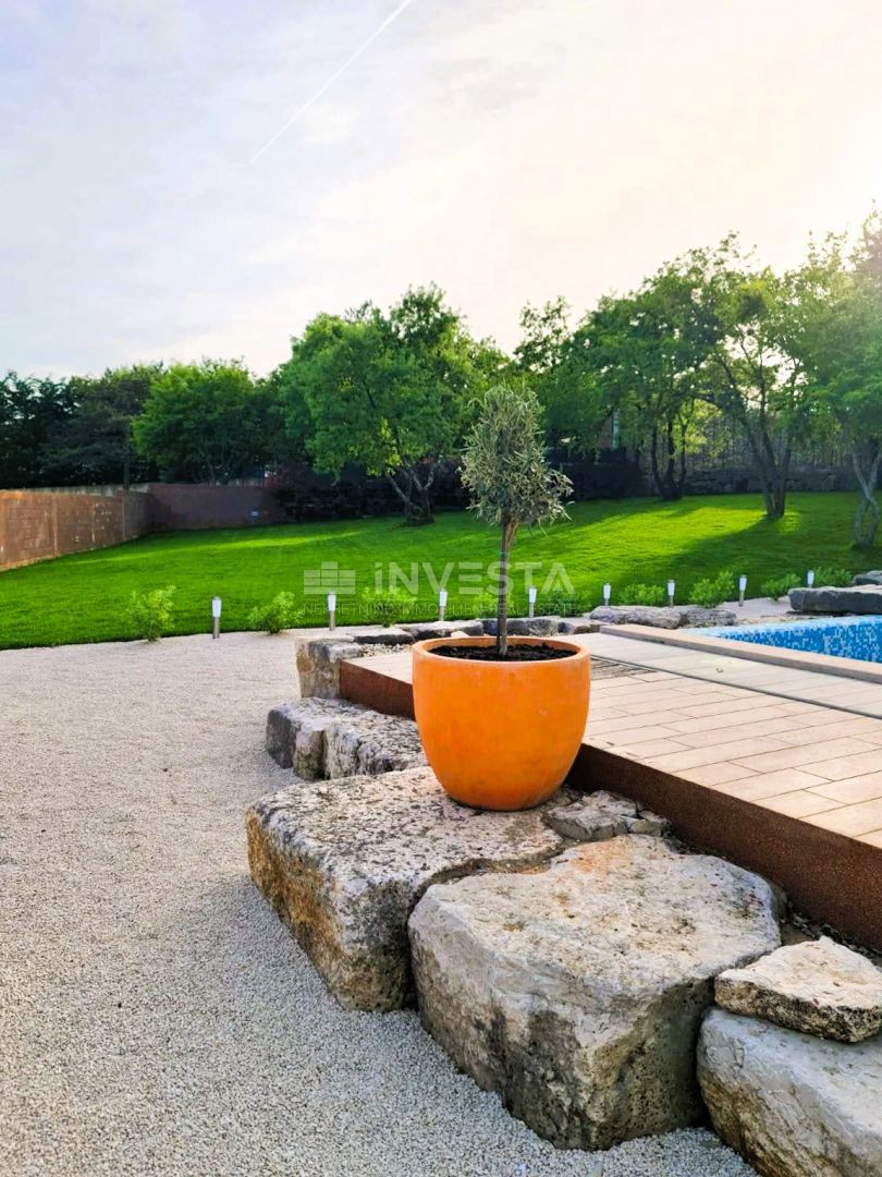 Barban, Moderna villa indipendente con piscina, 1800 m² di terreno