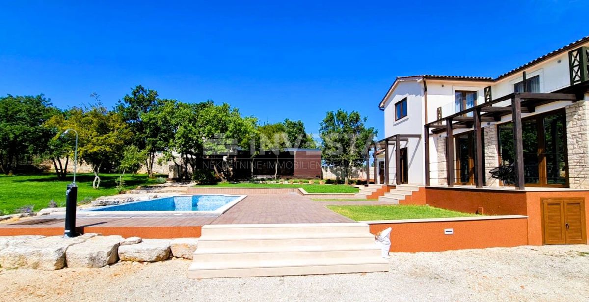Barban, Moderna villa indipendente con piscina, 1800 m² di terreno