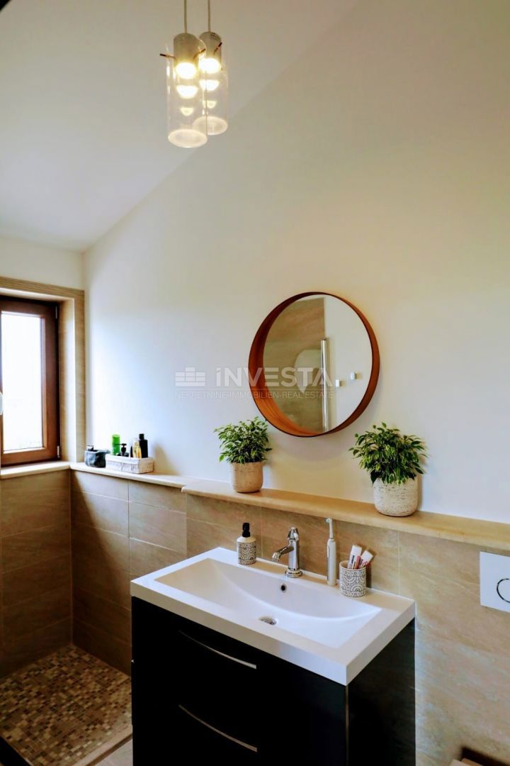 Barban, Moderna villa indipendente con piscina, 1800 m² di terreno