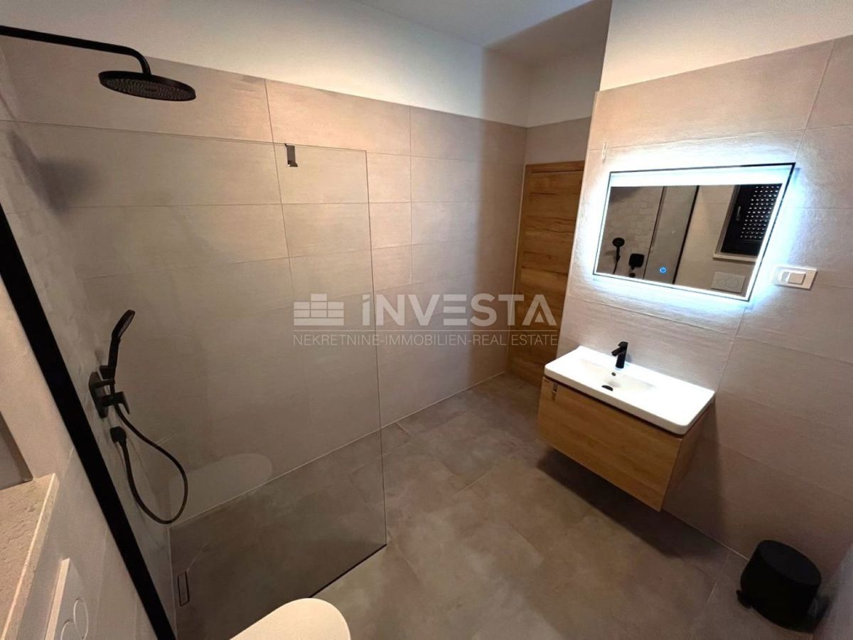 Medulin, Villa di nuova costruzione con piscina, a 200 m dal mare