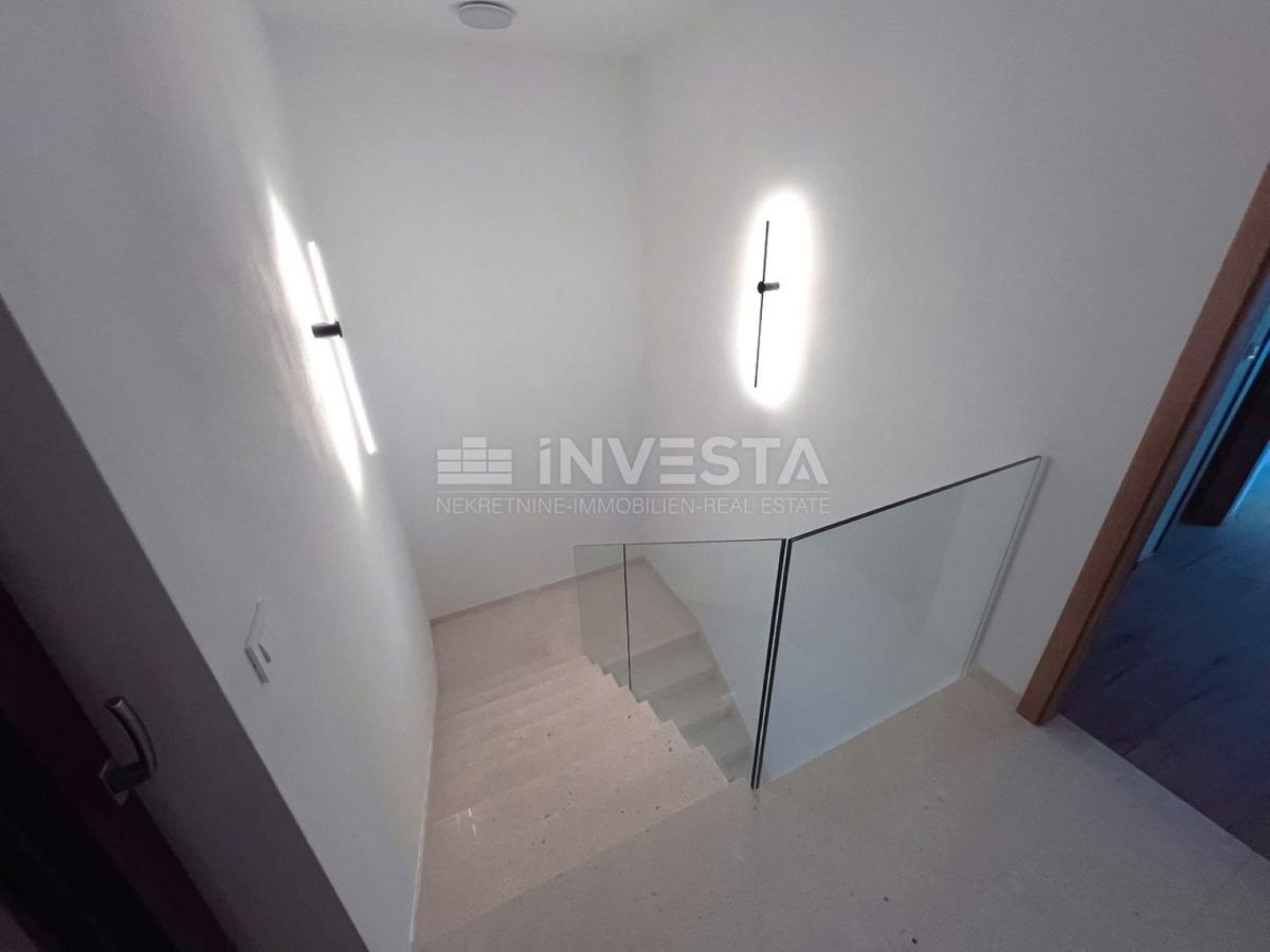 Medulin, Villa di nuova costruzione con piscina, a 200 m dal mare