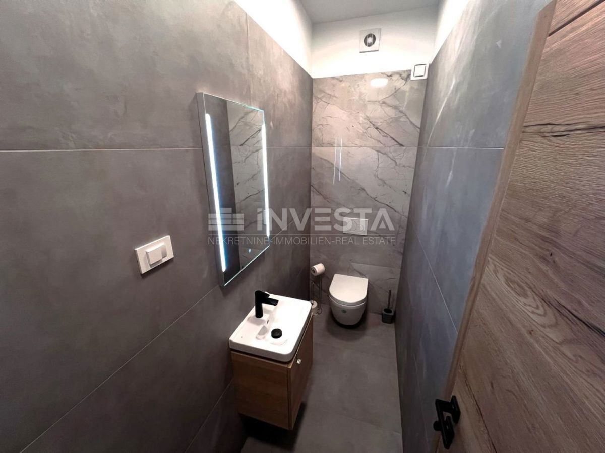 Medulin, Villa di nuova costruzione con piscina, a 200 m dal mare