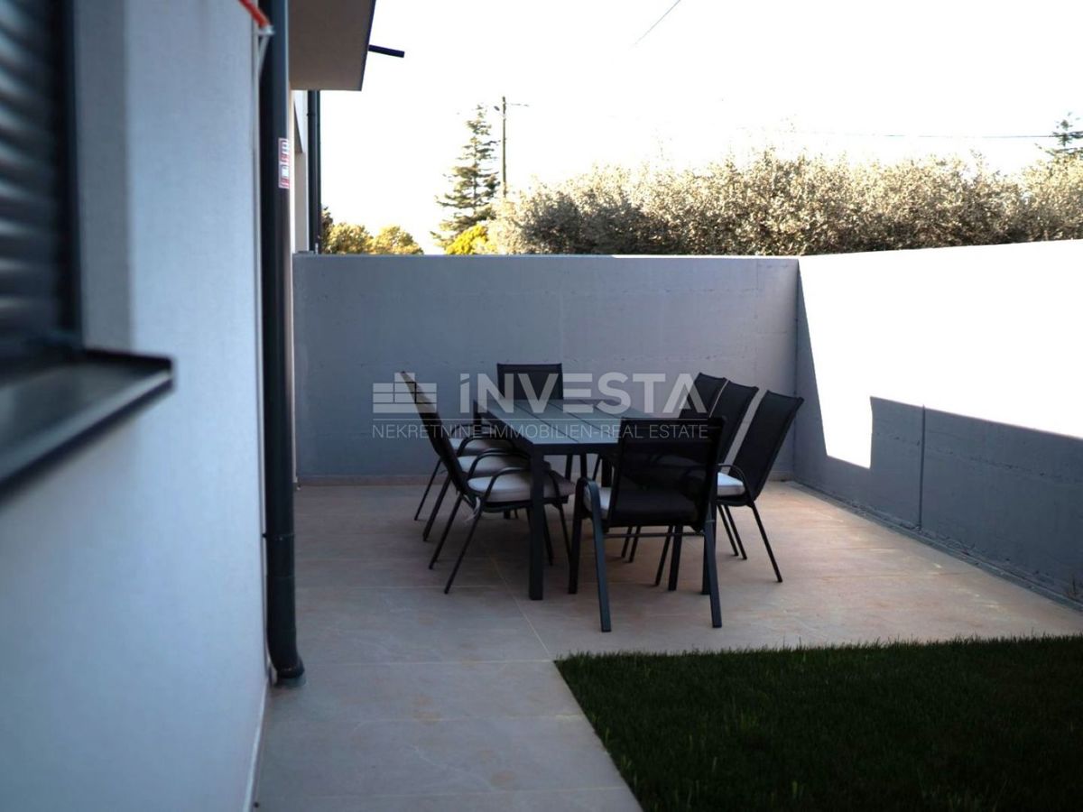 Medulin, Villa di nuova costruzione con piscina, a 200 m dal mare