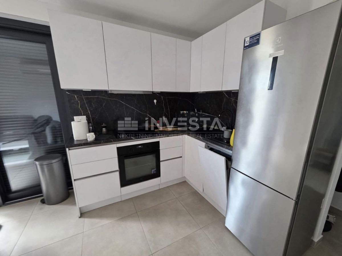 Stignano, appartamento bilocale al piano terra con giardino