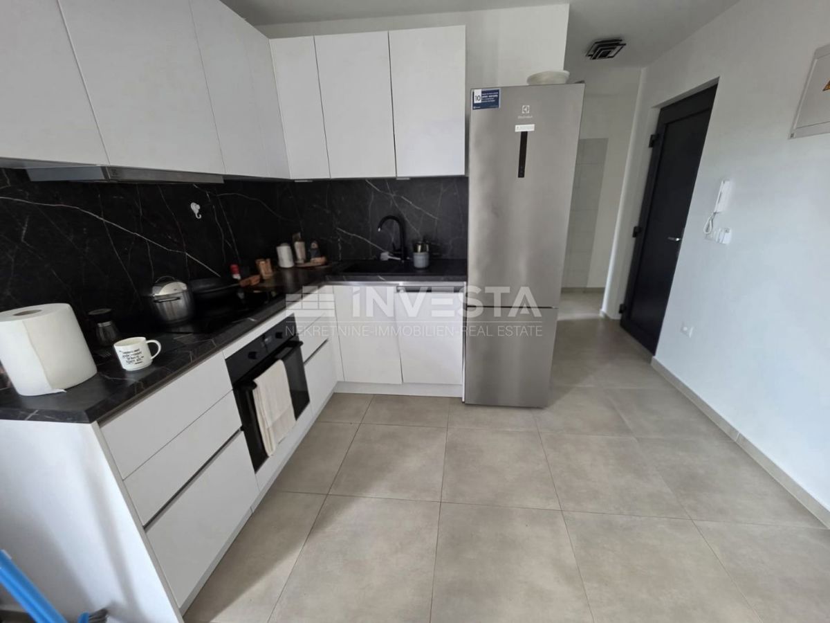 Stignano, appartamento bilocale al piano terra con giardino