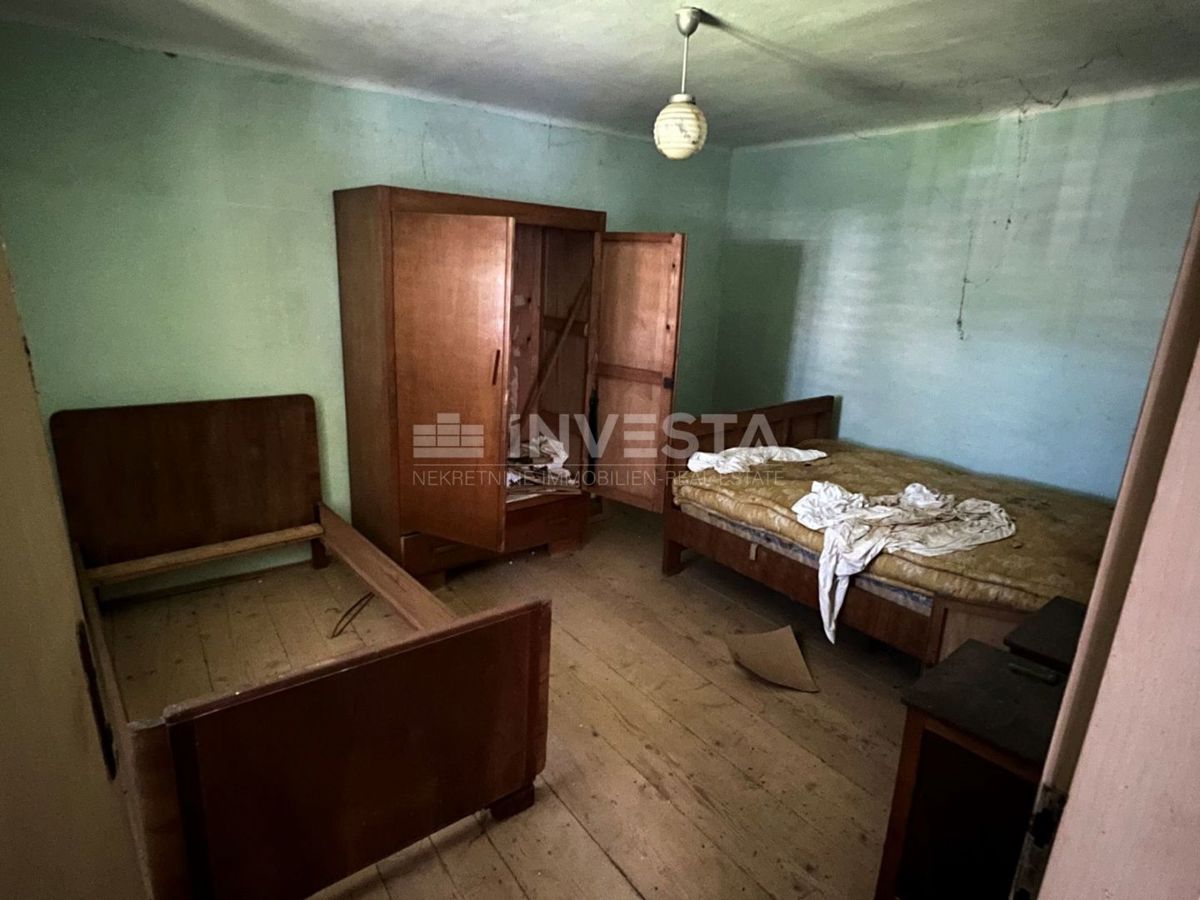 Casa in pietra da ristrutturare con grande potenziale