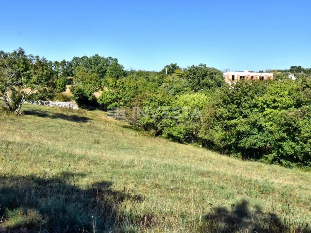 OPPORTUNITÀ!!! Ampio terreno edificabile nelle vicinanze di Dignano