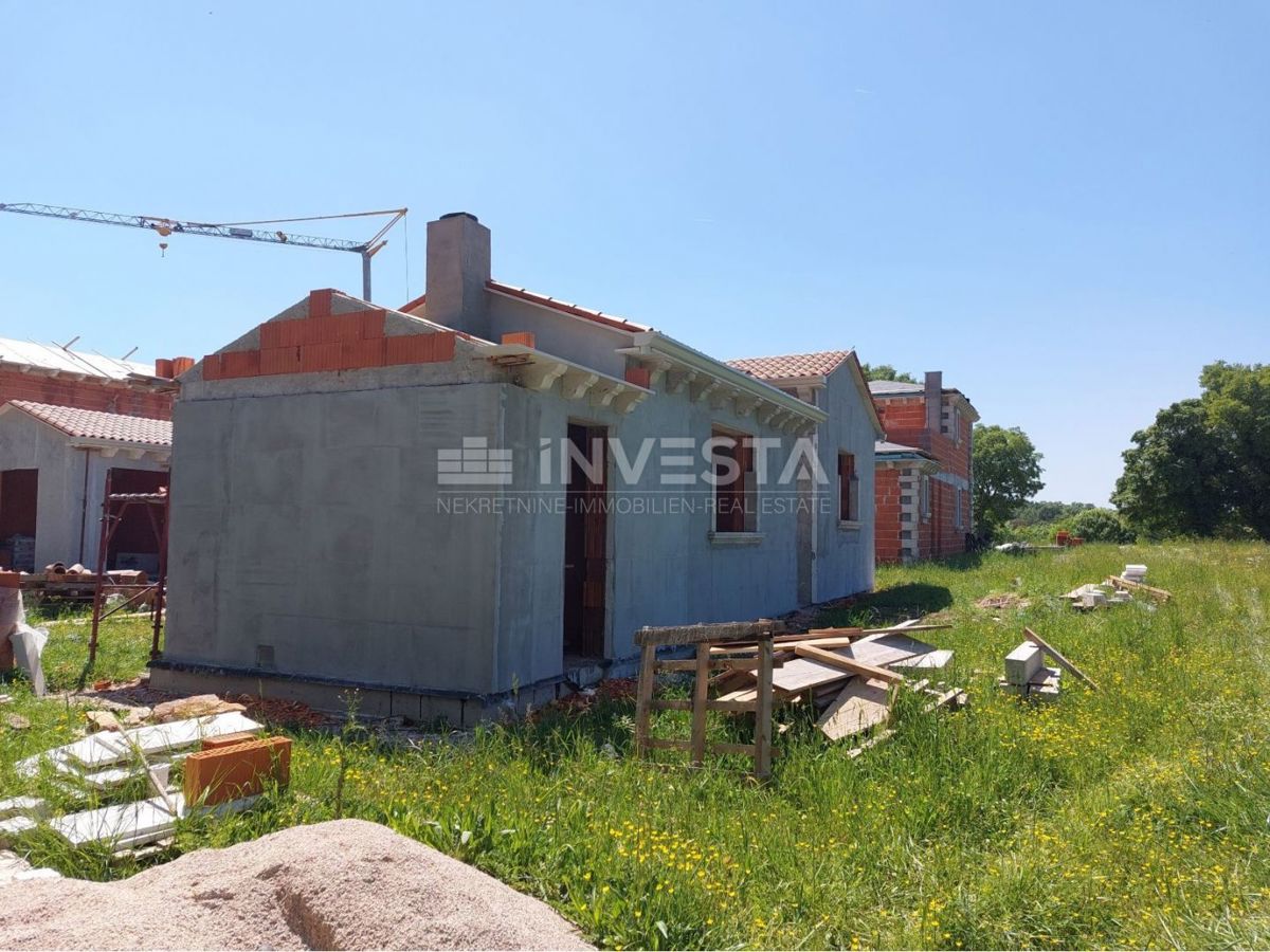Dintorni di Antignana, villa in pietra in costruzione, 170 m2