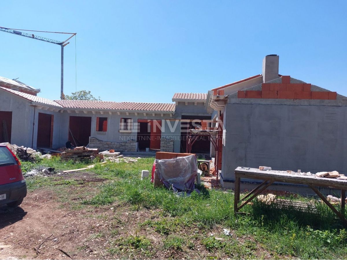 Dintorni di Antignana, villa in pietra in costruzione, 170 m2