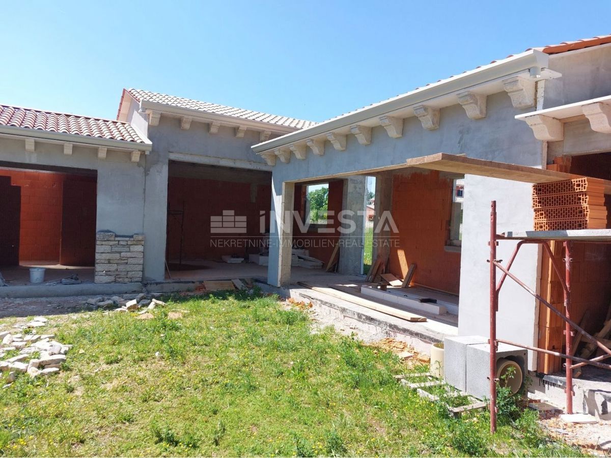 Dintorni di Antignana, villa in pietra in costruzione, 170 m2