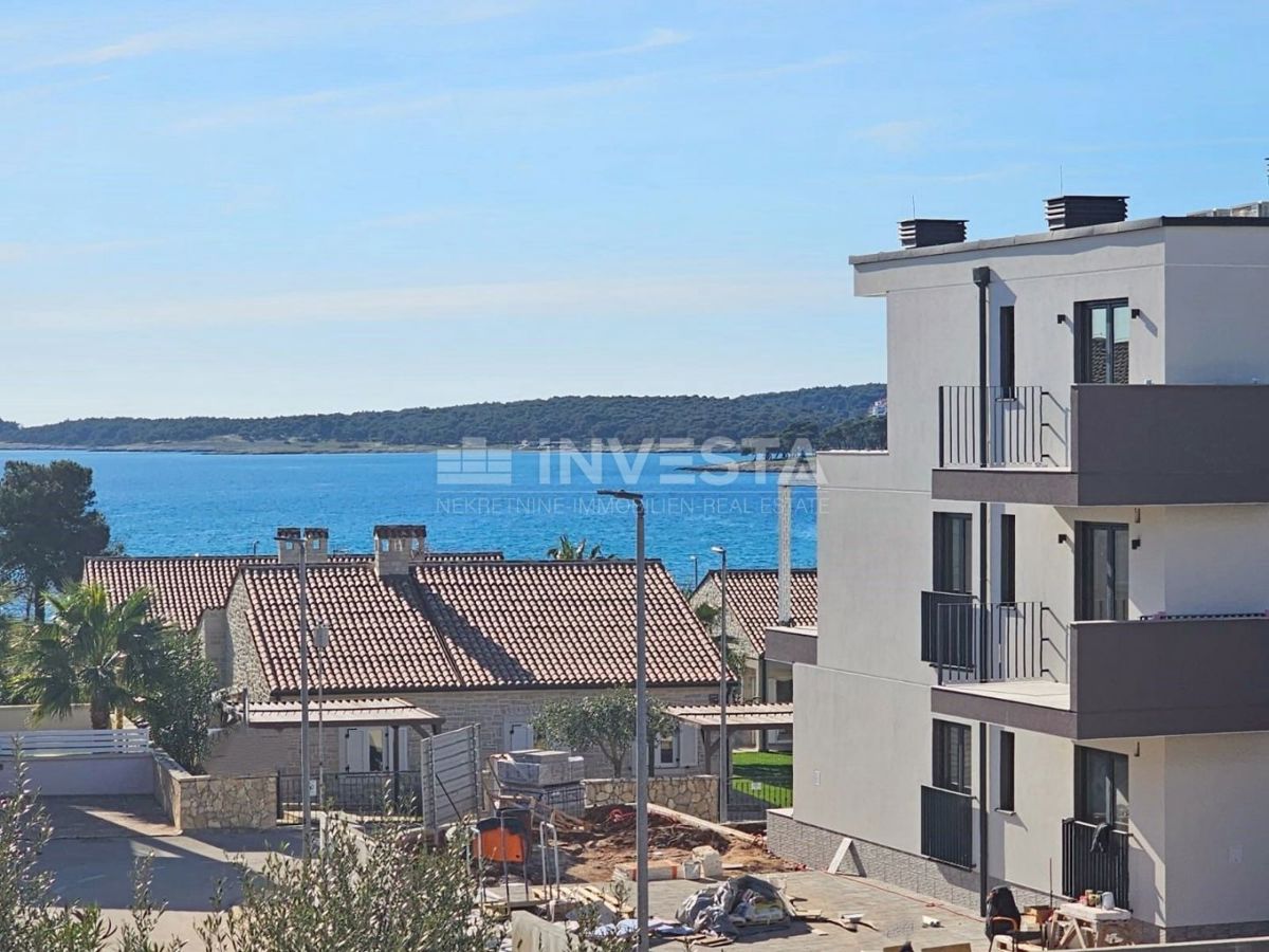 Medolino, casa indipendente con 2 appartamenti, a 200 m dal mare