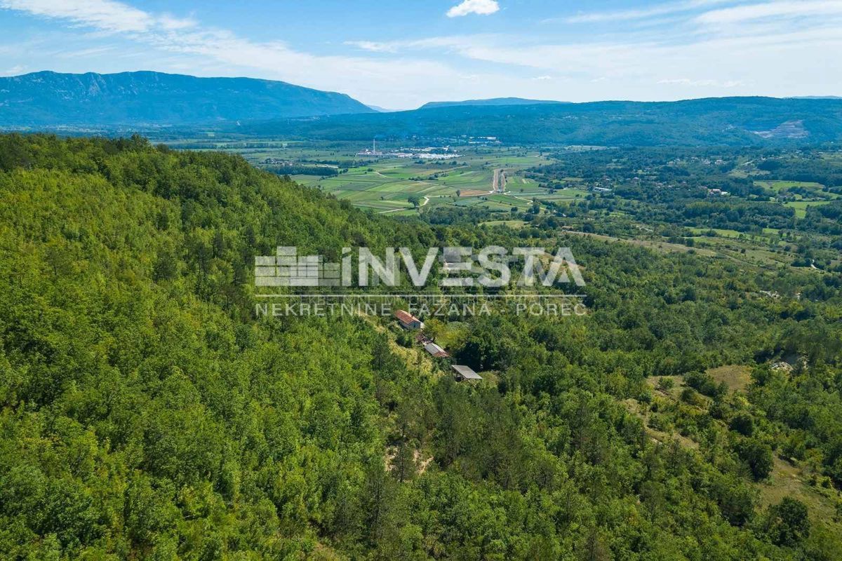 Gračišće, Casa indipendente con giardino e vista da favola!