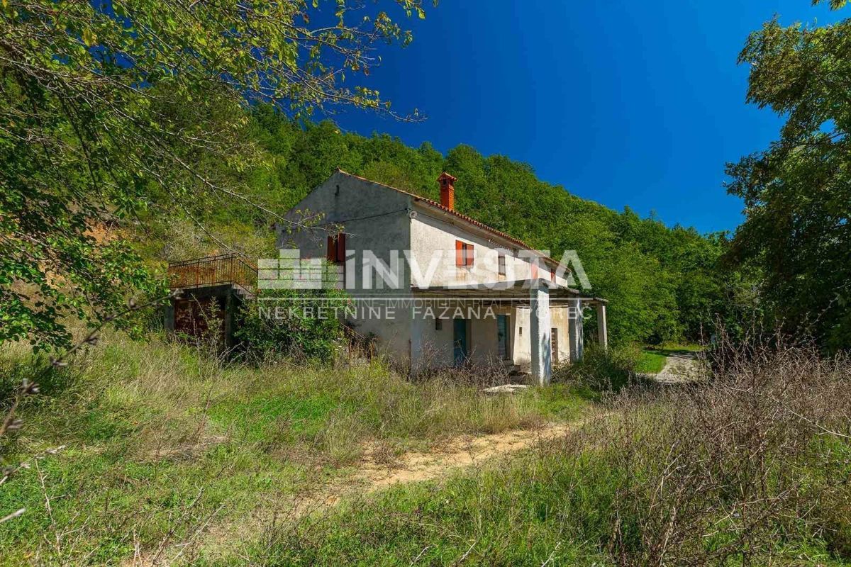 Gračišće, Casa indipendente con giardino e vista da favola!