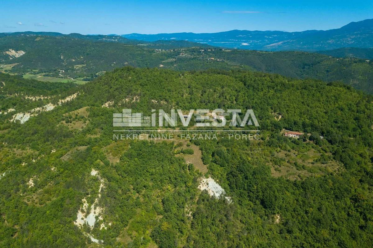 Gračišće, Casa indipendente con giardino e vista da favola!