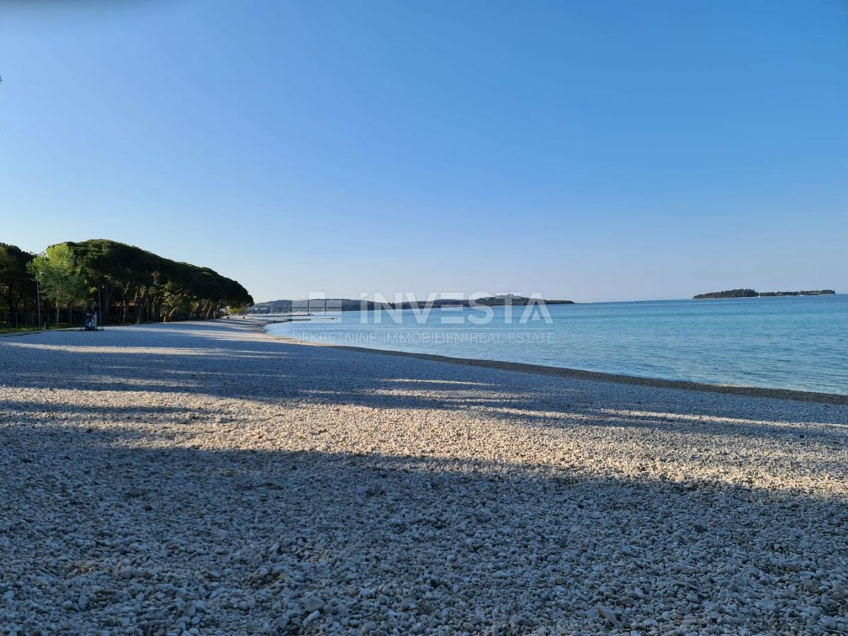 Fasana, terreno con permesso di costruzione, 200 m dal mare.