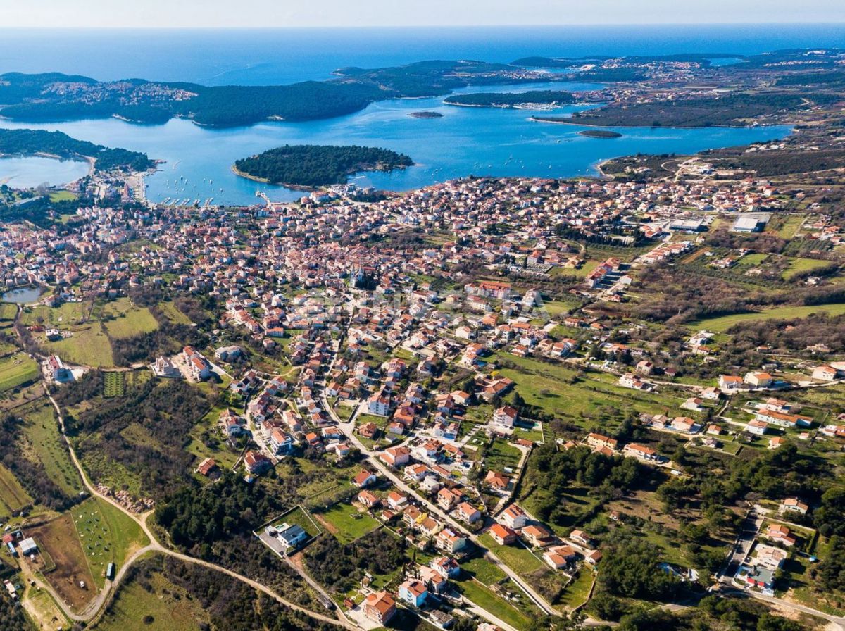 Villa di lusso con piscina vicino al mare a Medolino