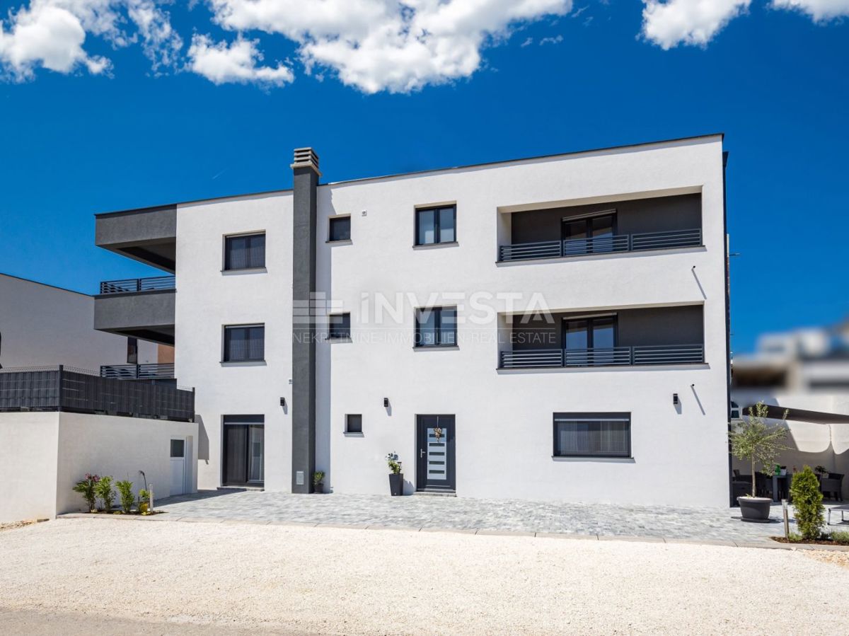 Villa di lusso con piscina vicino al mare a Medolino