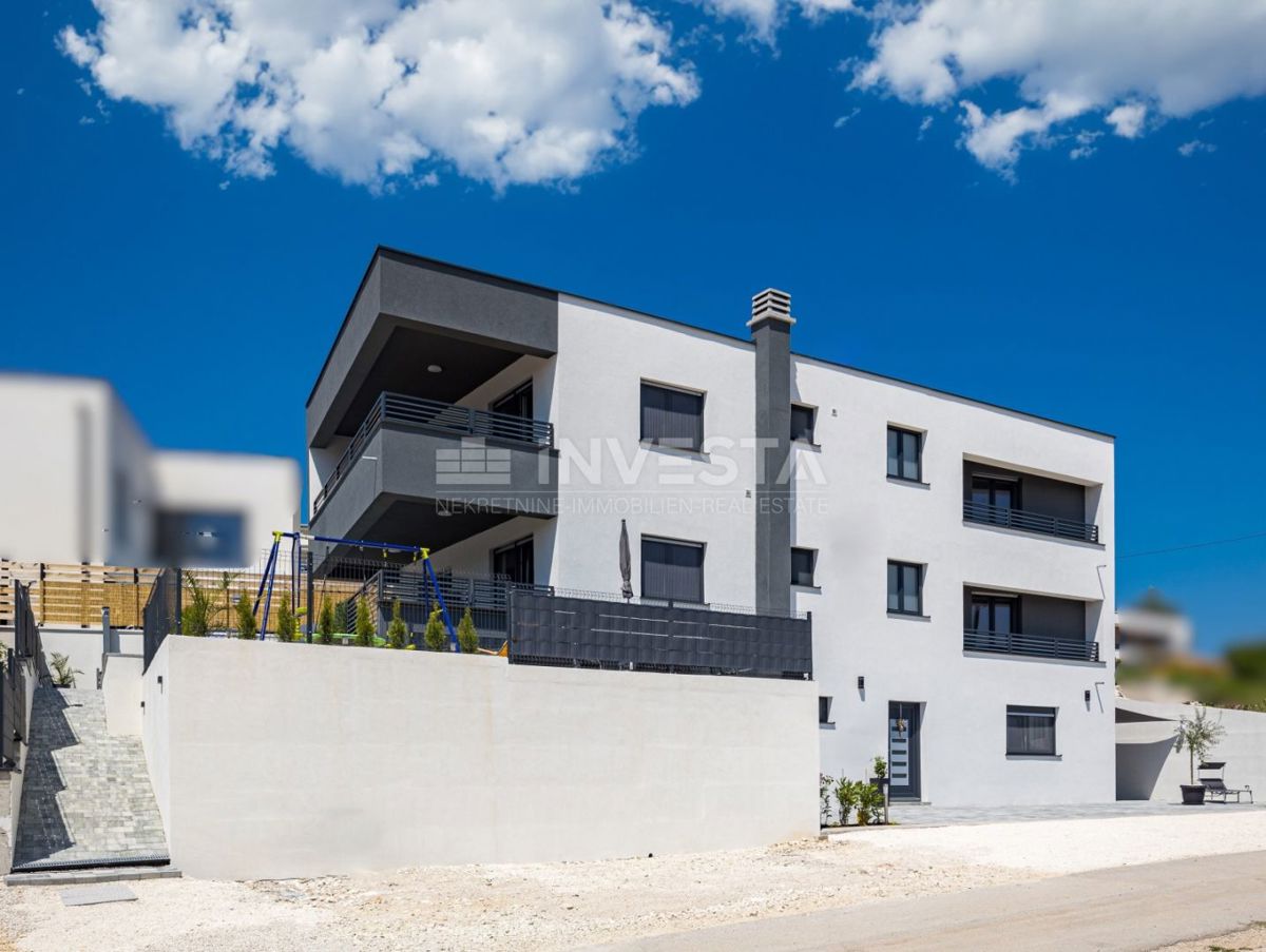 Villa di lusso con piscina vicino al mare a Medolino