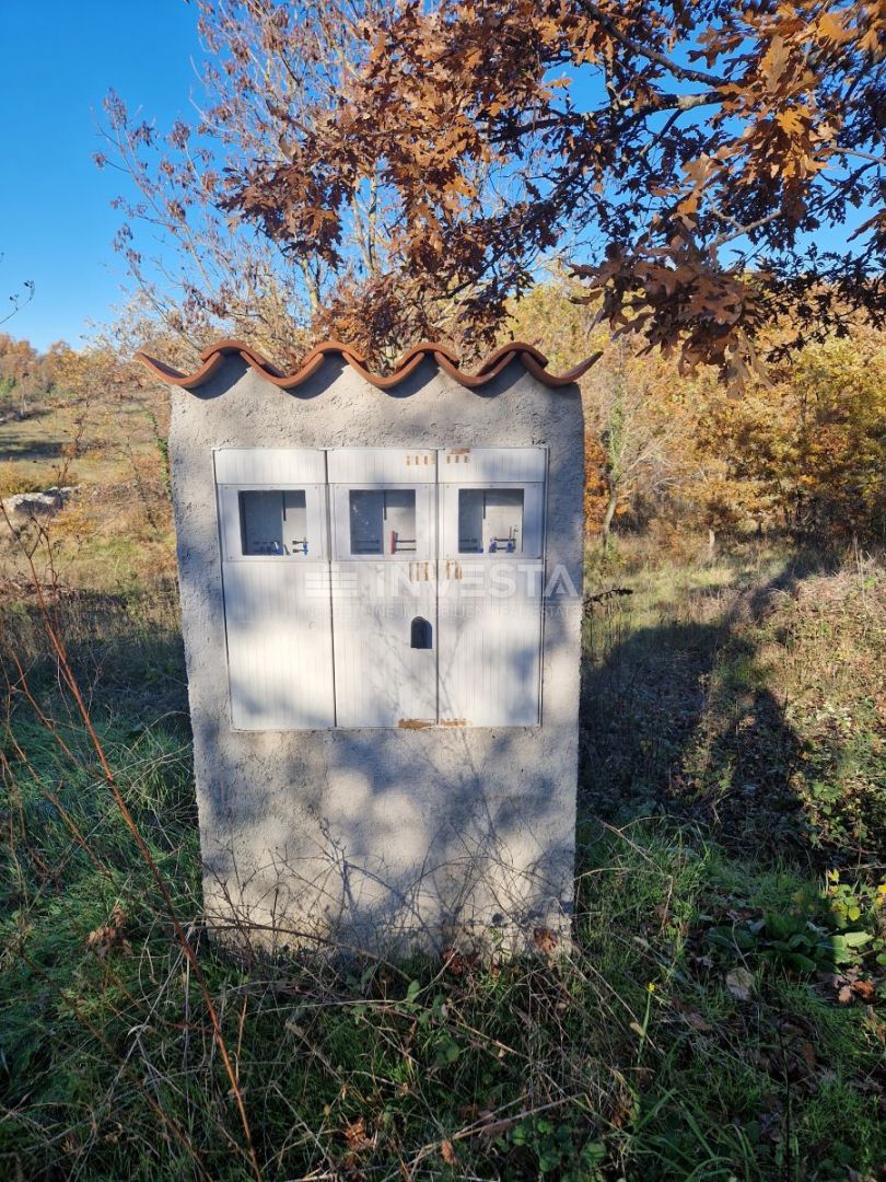 Štokovci, terreno edificabile di 1.256 m² e terreno agricolo di 568 m²