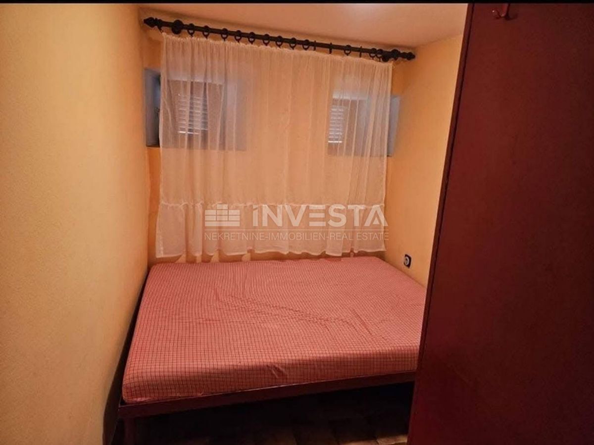 Peroj, casa a schiera abitabile con grande terrazza