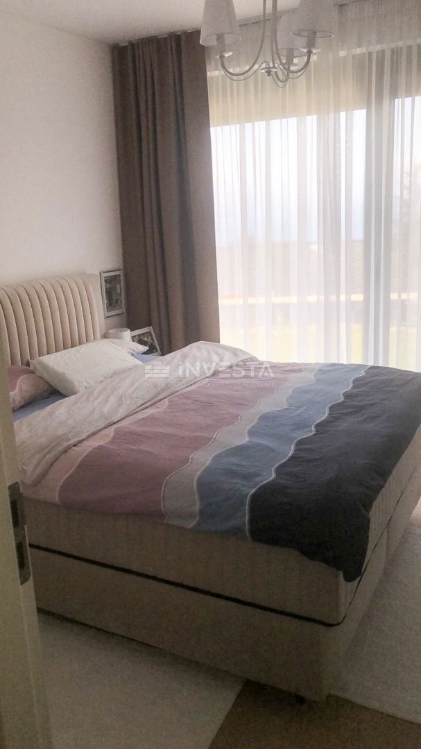 OPATIJA – appartamento di lusso con vista mare, posto auto e giardino