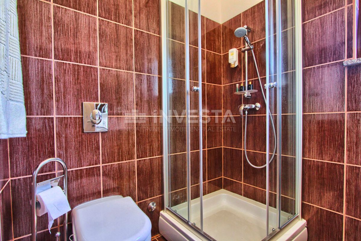 Villa spaziosa con piscina, nei pressi di Svetvinčente