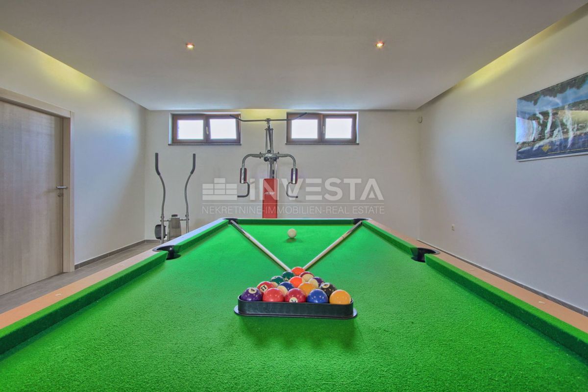 Villa spaziosa con piscina, nei pressi di Svetvinčente