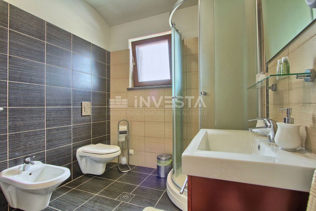 Villa spaziosa con piscina, nei pressi di Svetvinčente