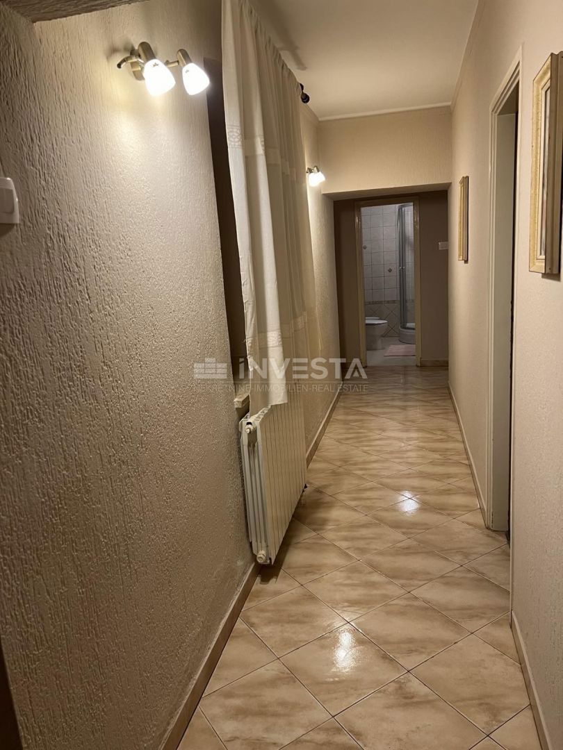 Parenzo, Casa a Schiera al Piano Terra con Ampio Giardino